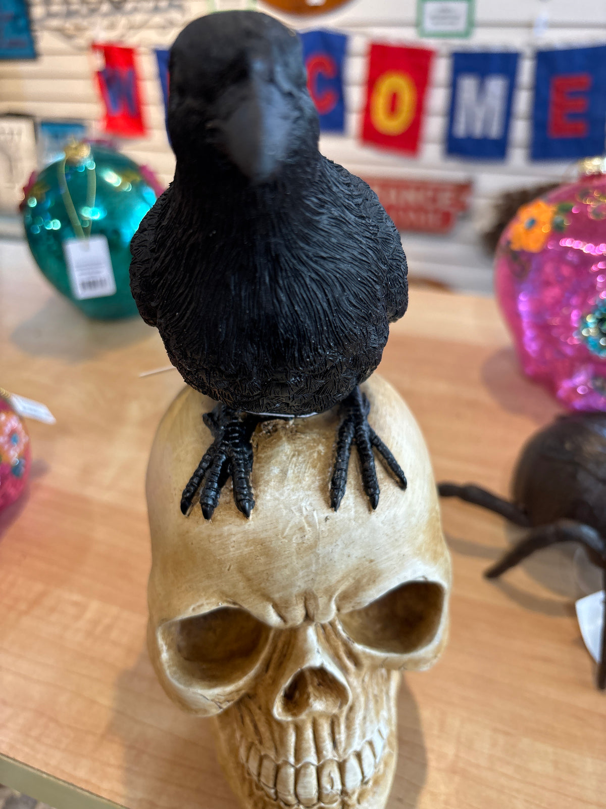 RESIN CROW ON SKULL