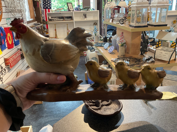 Sg135 hen w chicks