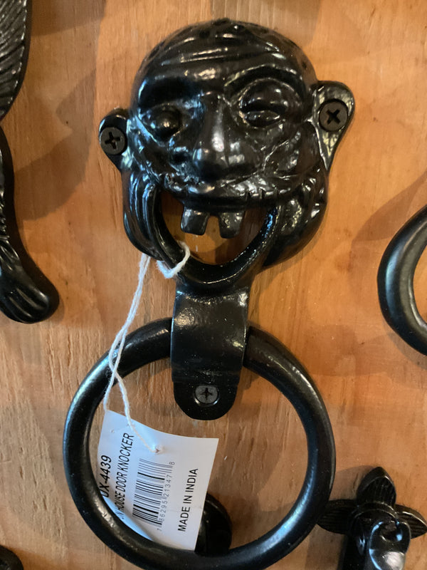 UX4439 Fun House Door Knocker (black)