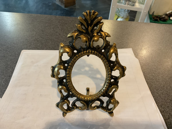 A5 Gold & Black oval frame