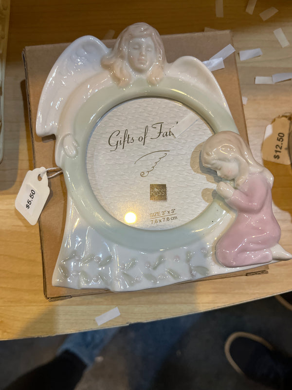 Angel praying girl 3x3 frame