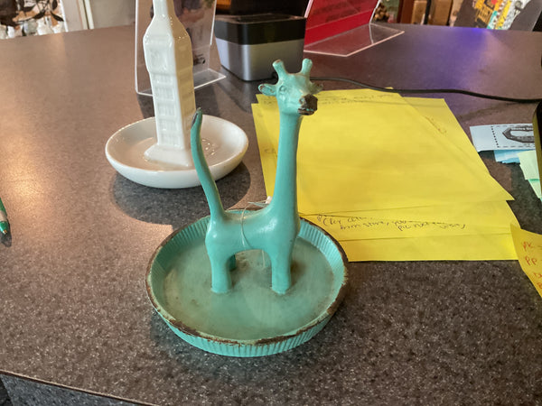 UA1382 Giraffe Jewelry Holder