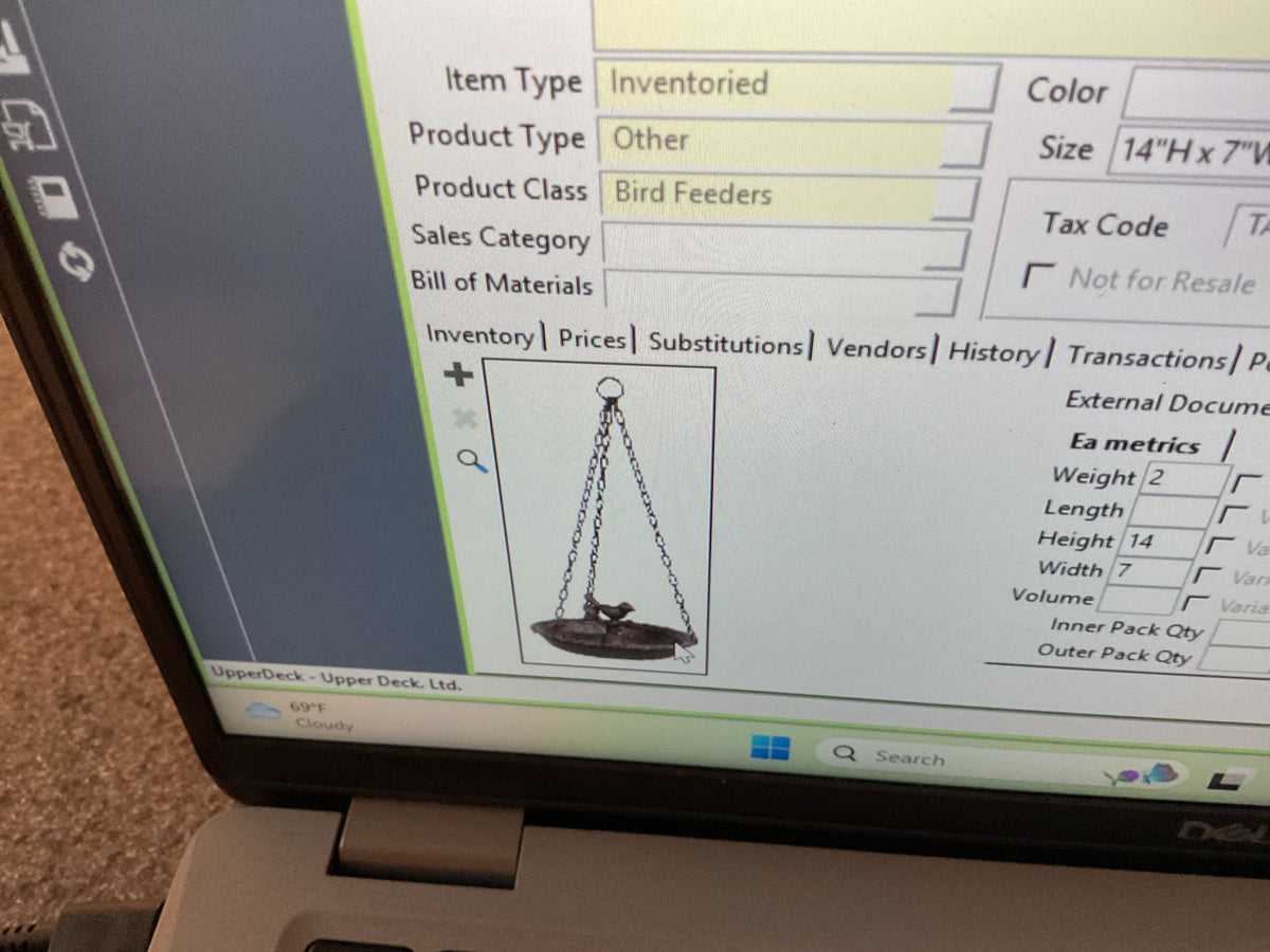 X2582 hanging bird feeders