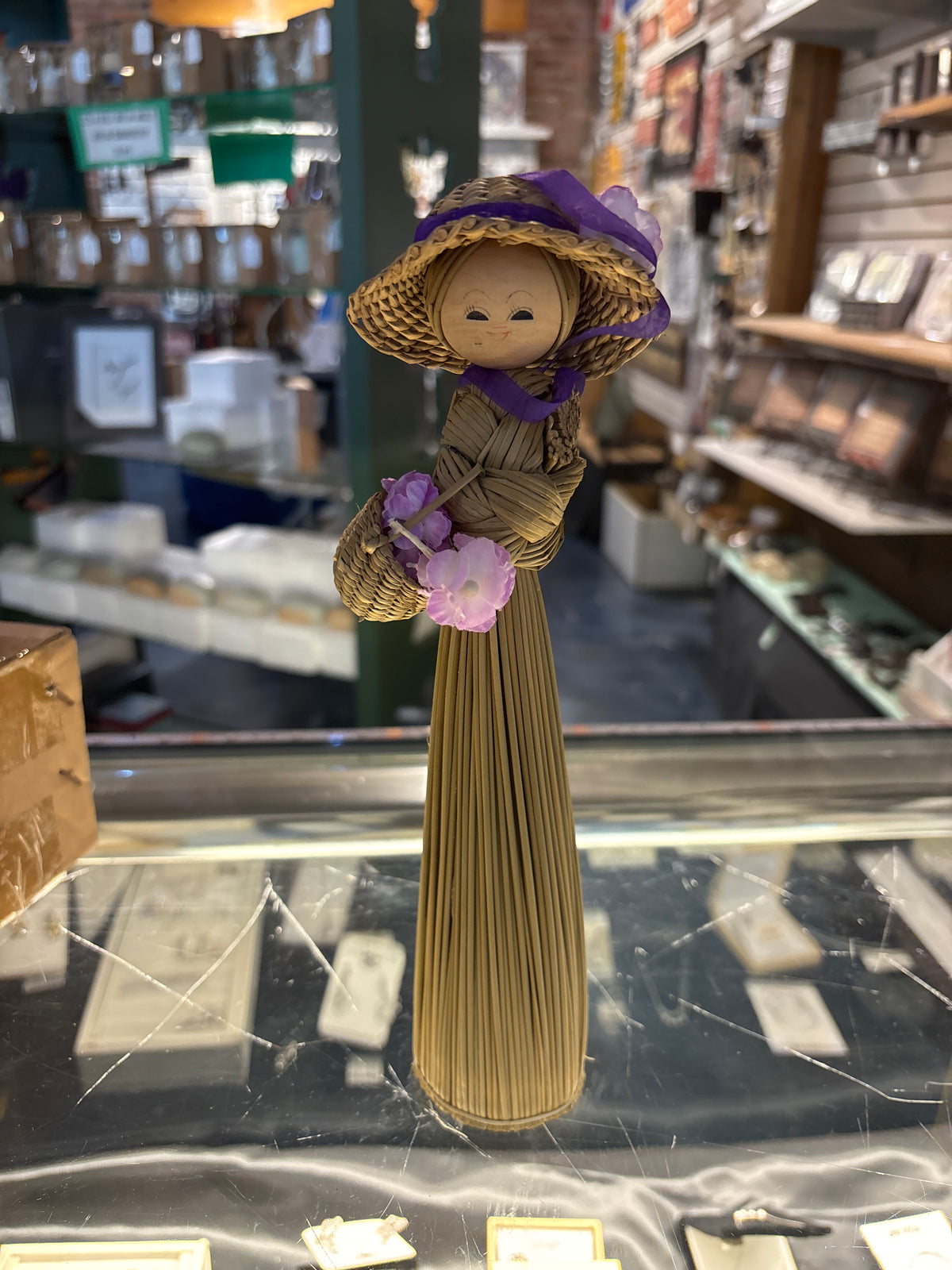 P465 Bonnet Girl